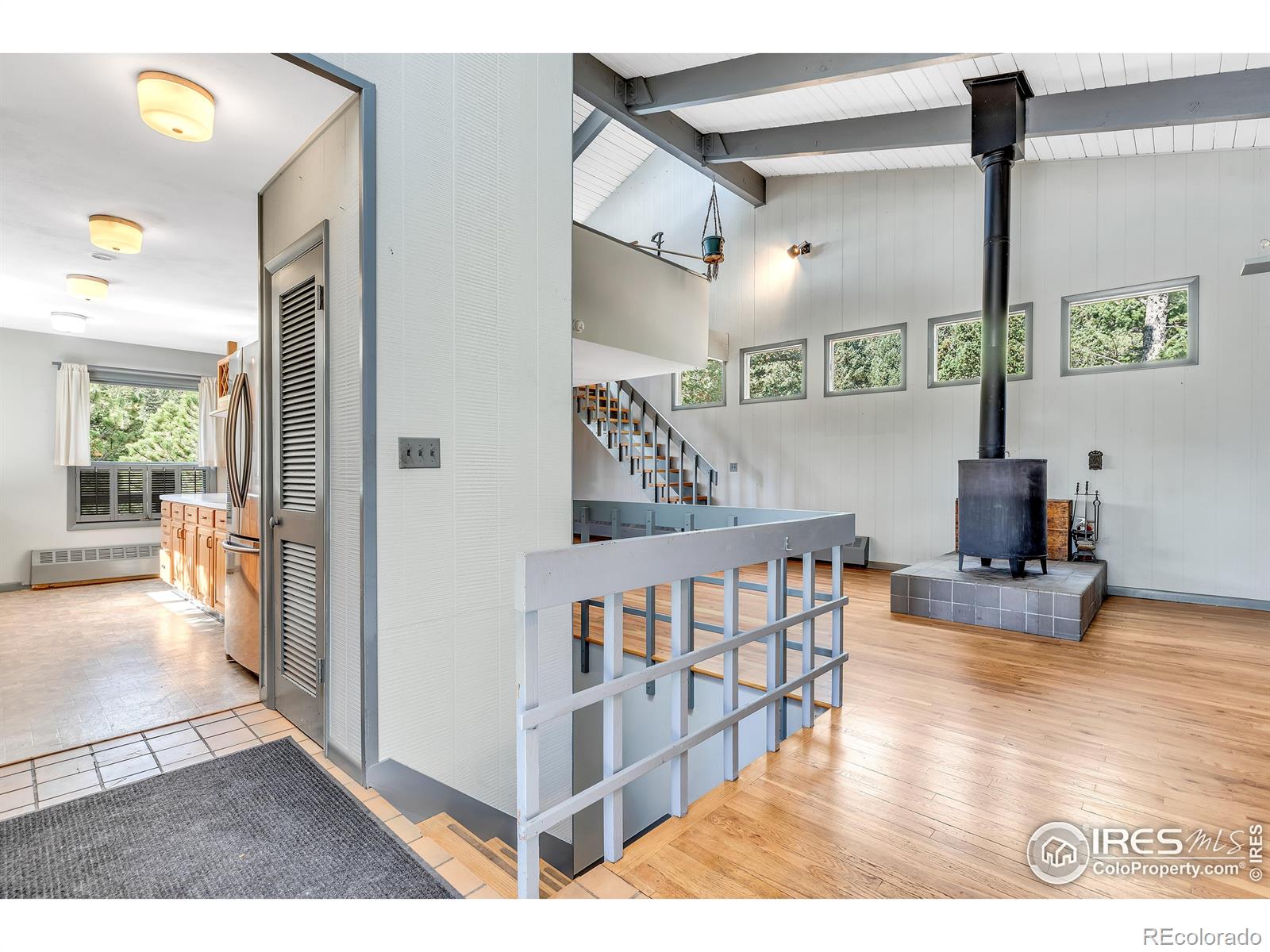 5566 Sugarloaf Road