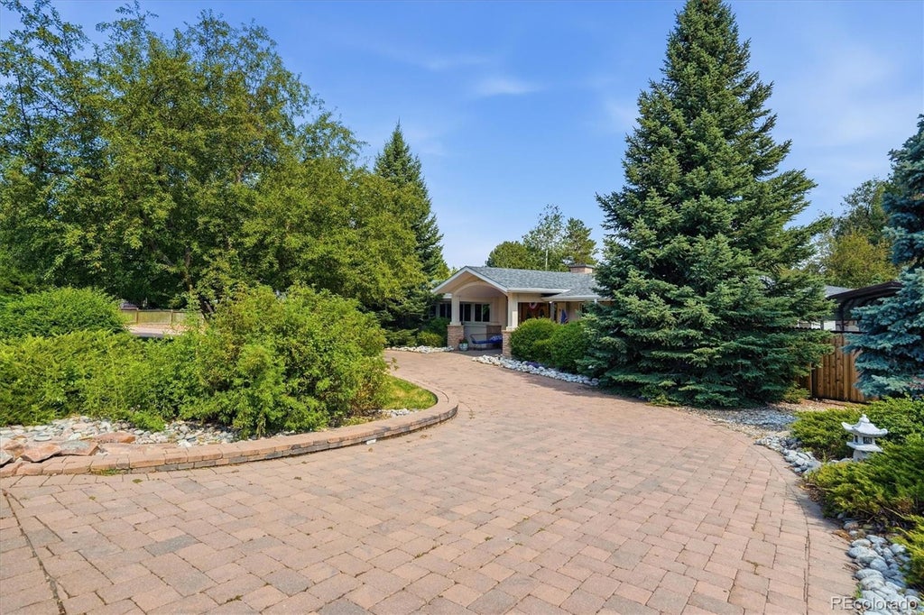 Photo of 7400 W Radcliff Avenue, Littleton, CO 80123 (MLS # 8283616)