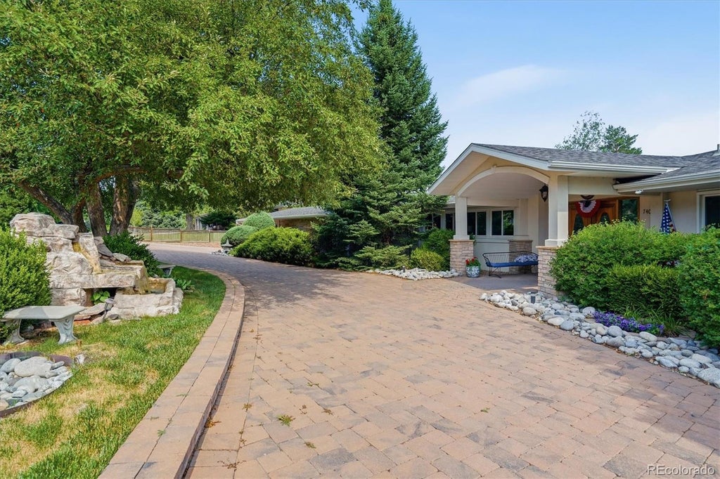 Photo of 7400 W Radcliff Avenue, Littleton, CO 80123 (MLS # 8283616)