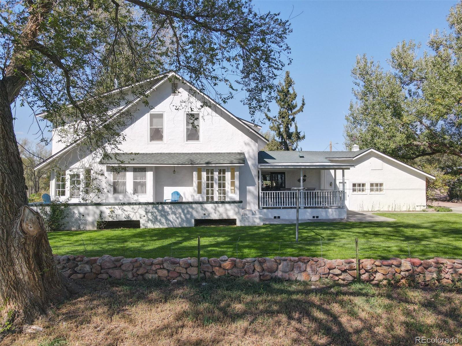 900 Pond Terrace