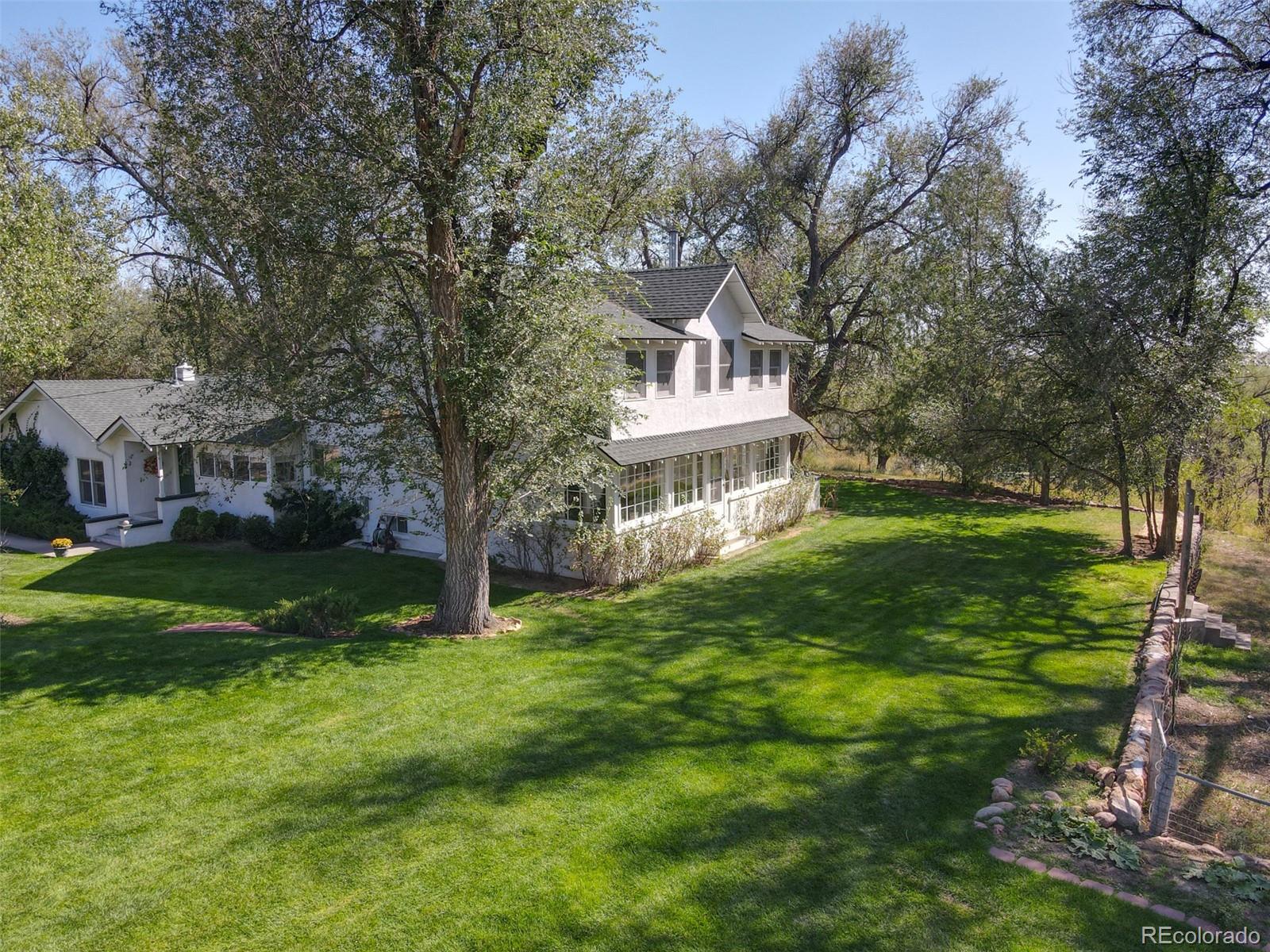 900 Pond Terrace