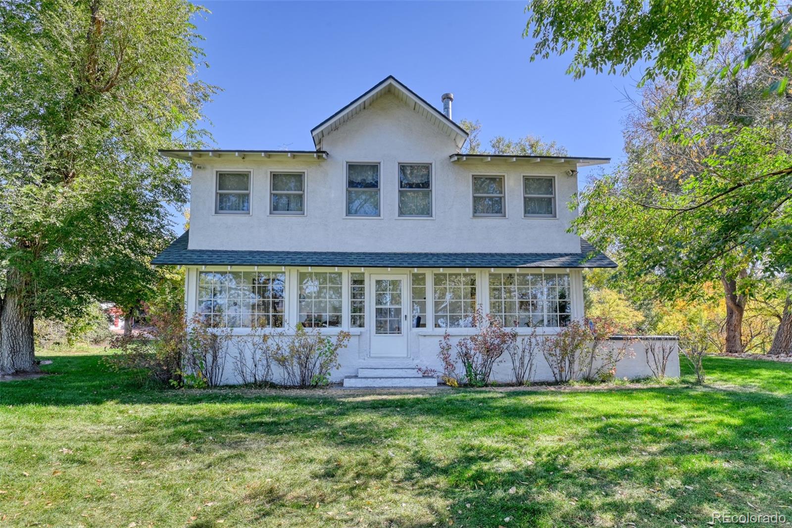 900 Pond Terrace