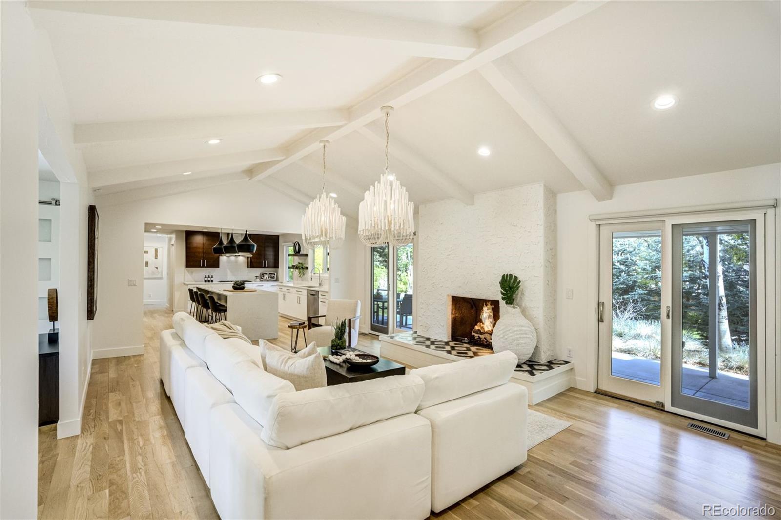 5252 Nassau Circle E