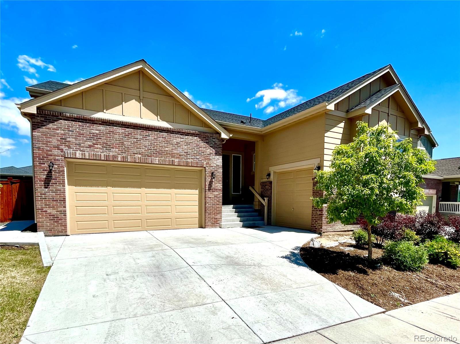 425 W 128th Drive