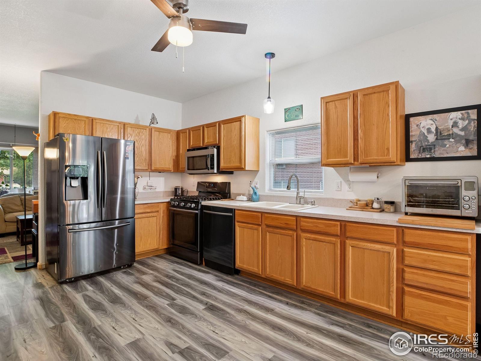 6735-6731 W 37th Place