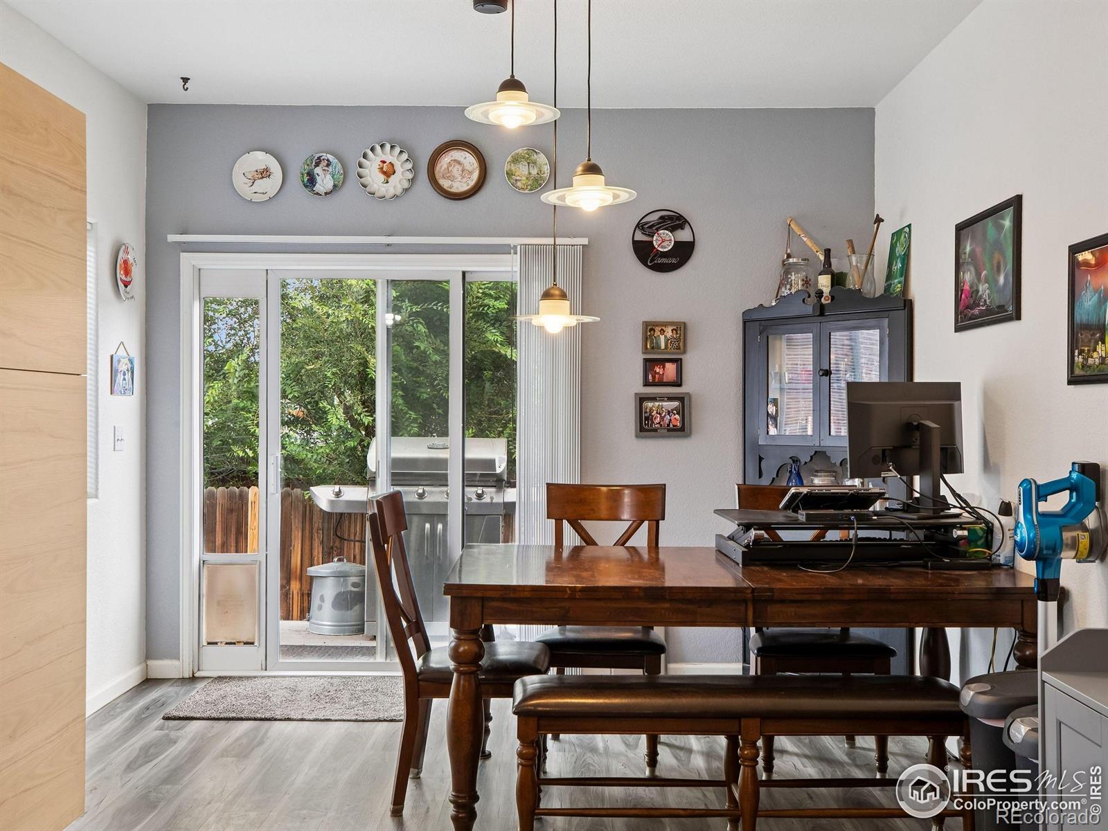 6735-6731 W 37th Place