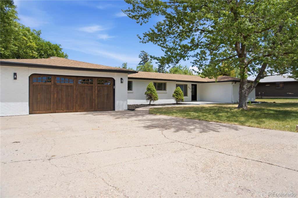 Photo of 850 S Everett Street, Lakewood, CO 80226 (MLS # 4440768)