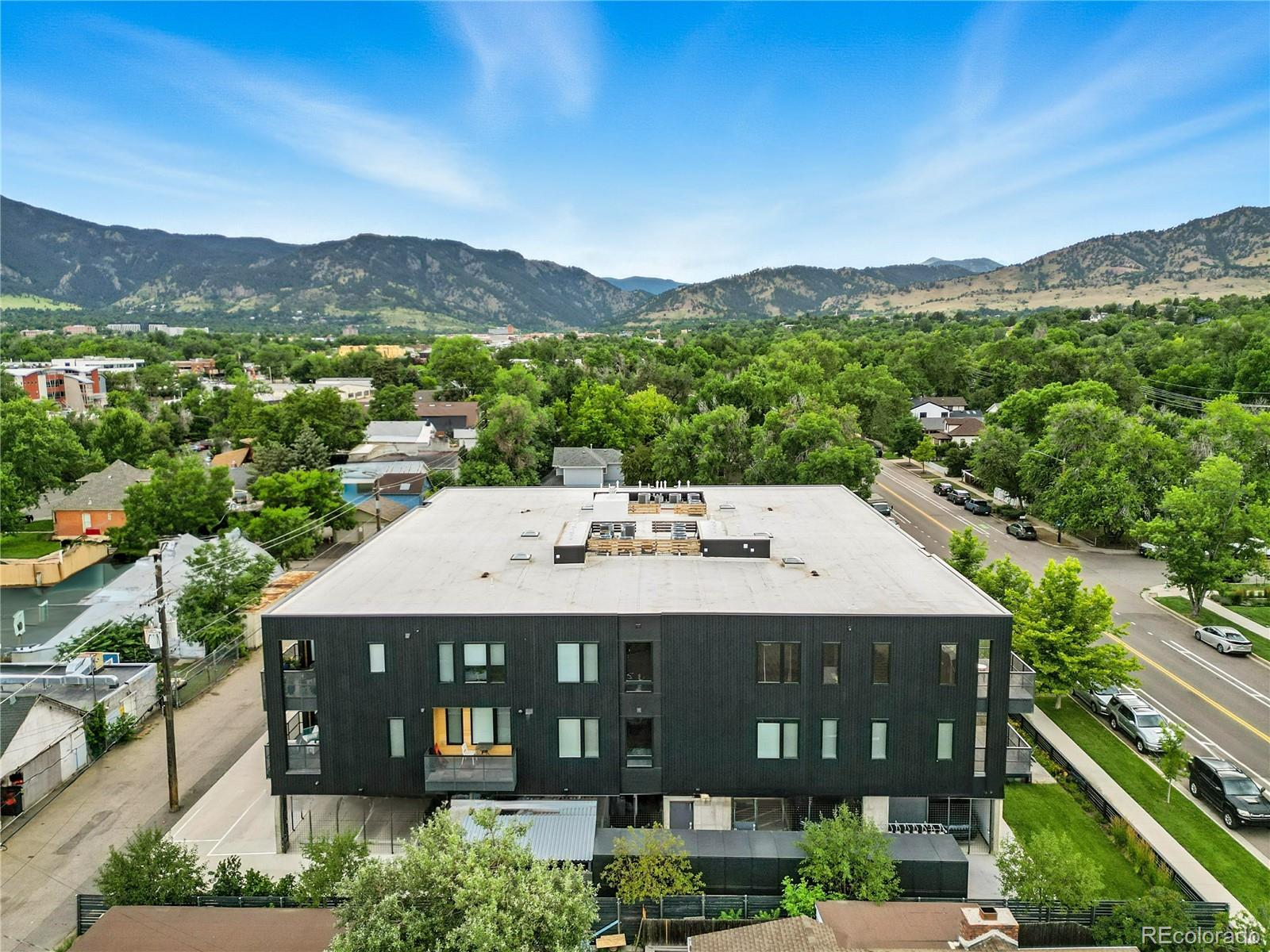 2718 Pine Street 305