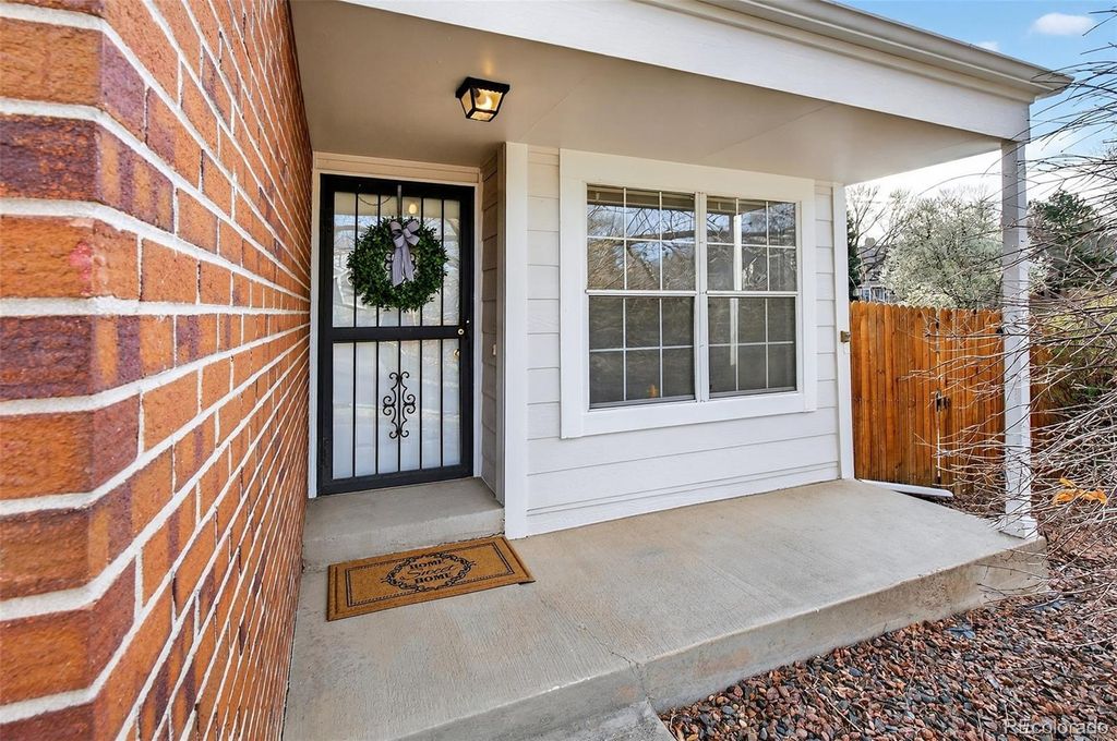 Photo of 409 W Jamison Circle, Littleton, CO 80120 (MLS # 8887971)