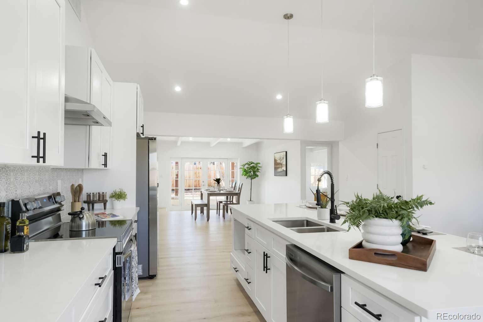 1235 S Irving Street