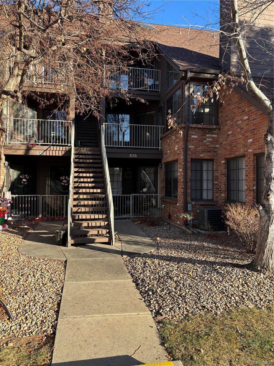 826 S Vance Street E