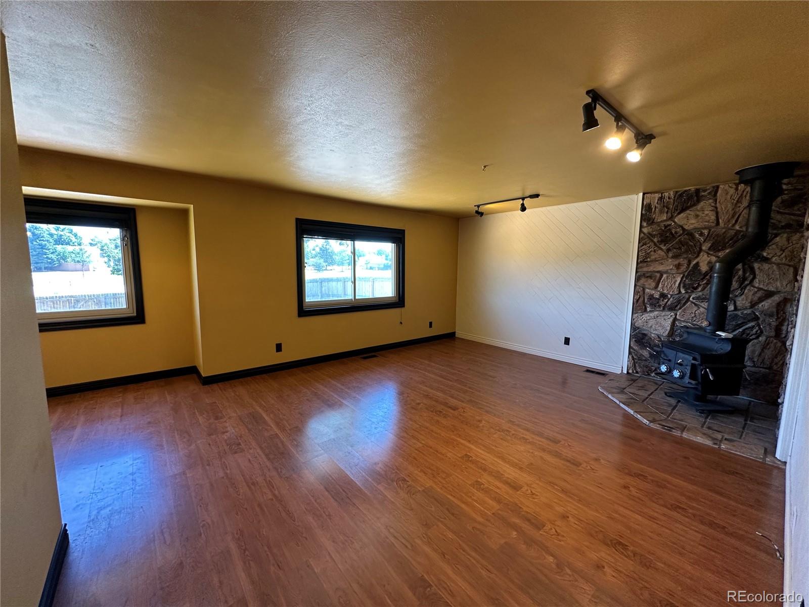 2318 S Rifle Street, Aurora, CO, 80013 3 2318 S Rifle Street