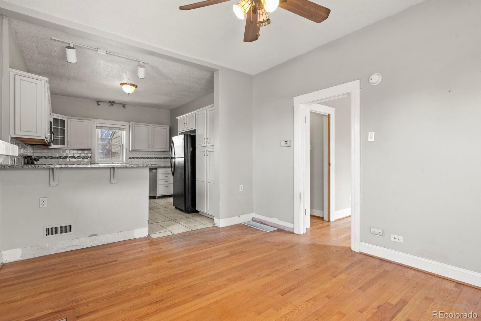 2300 S Cherokee Street