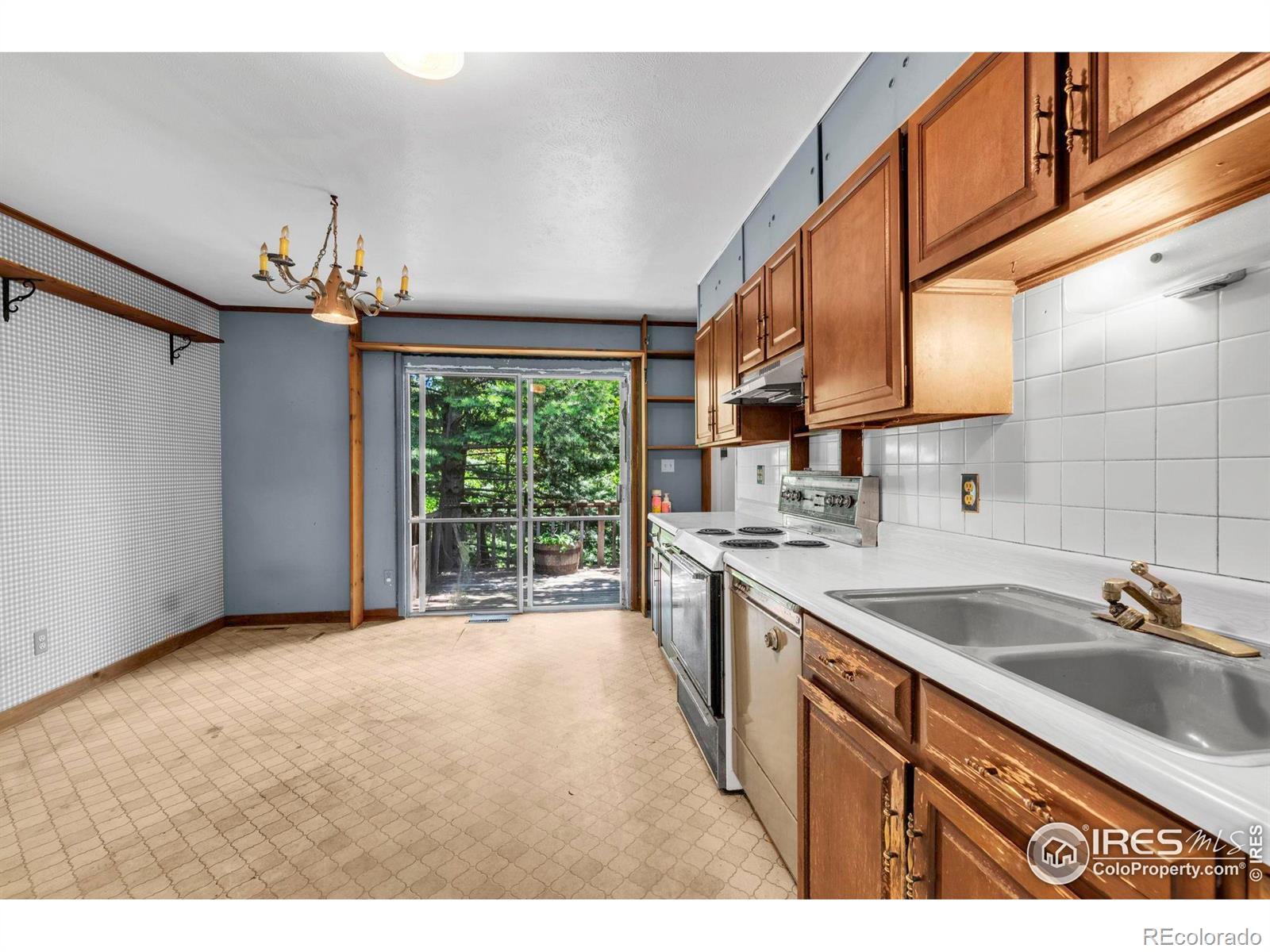 1380 Ithaca Drive