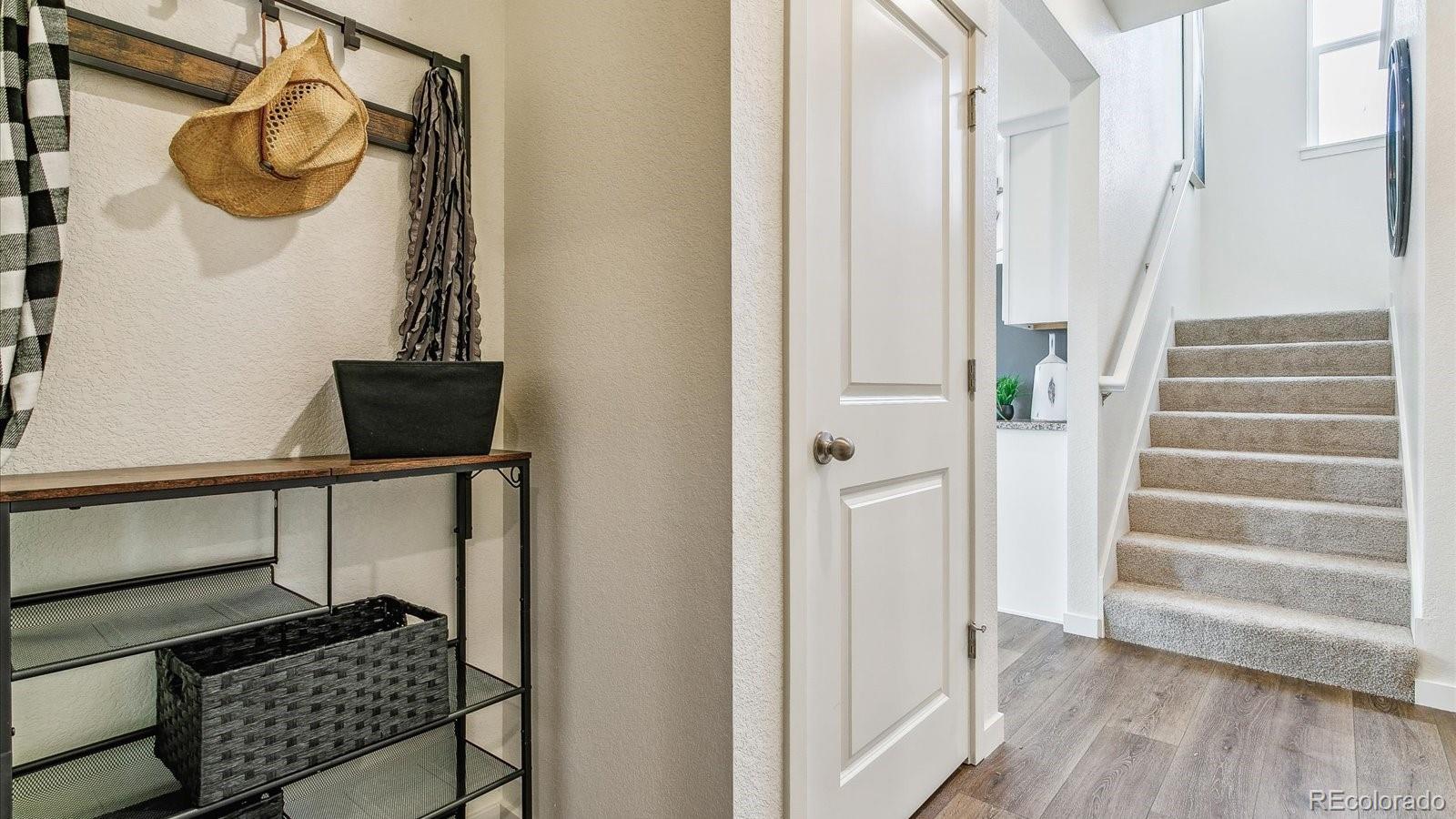 798 N Clubview Street