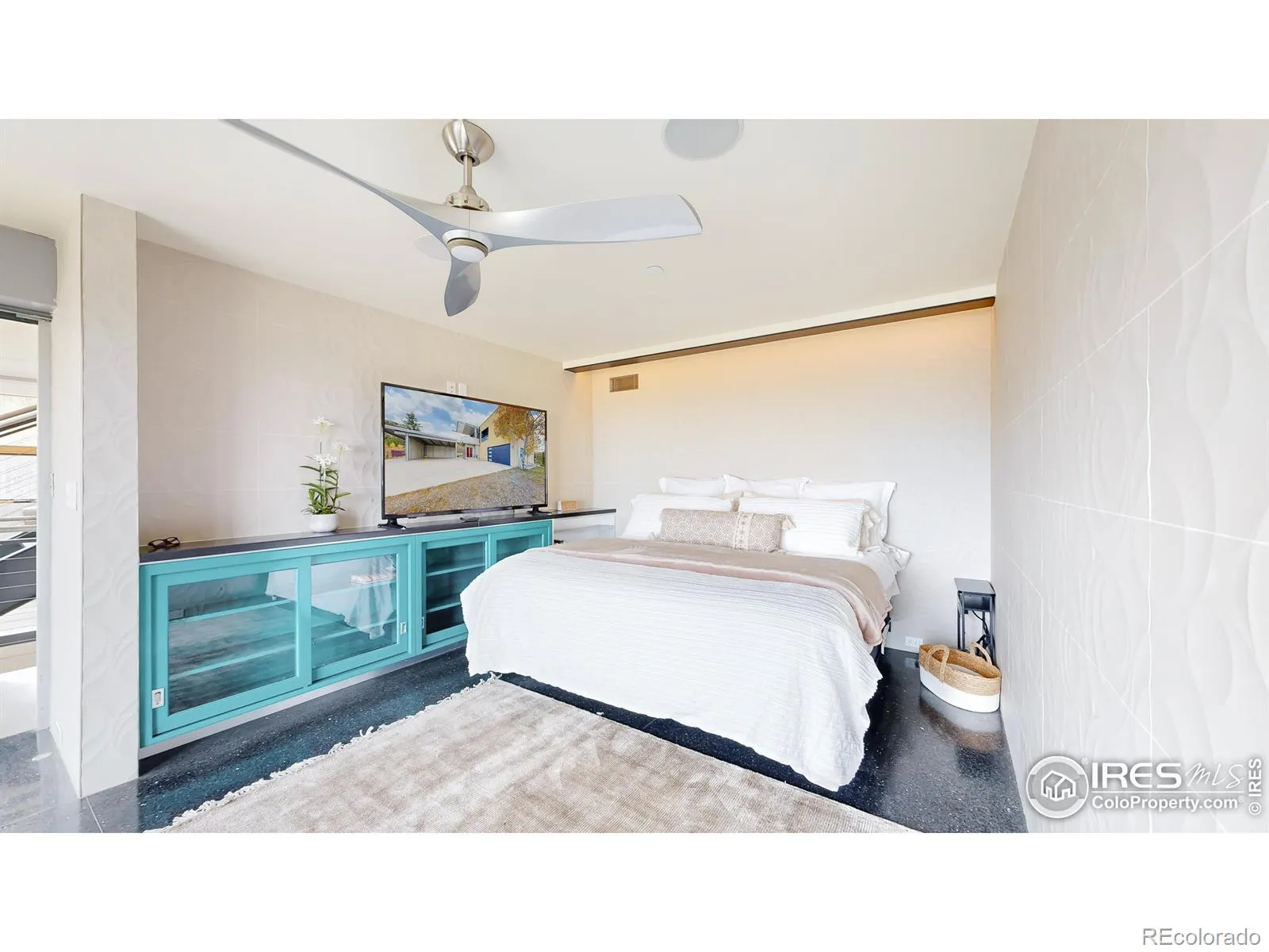 Boulder, Colorado 80302, United States, 4 Bedrooms Bedrooms, ,3 BathroomsBathrooms,Residential,Active,127416