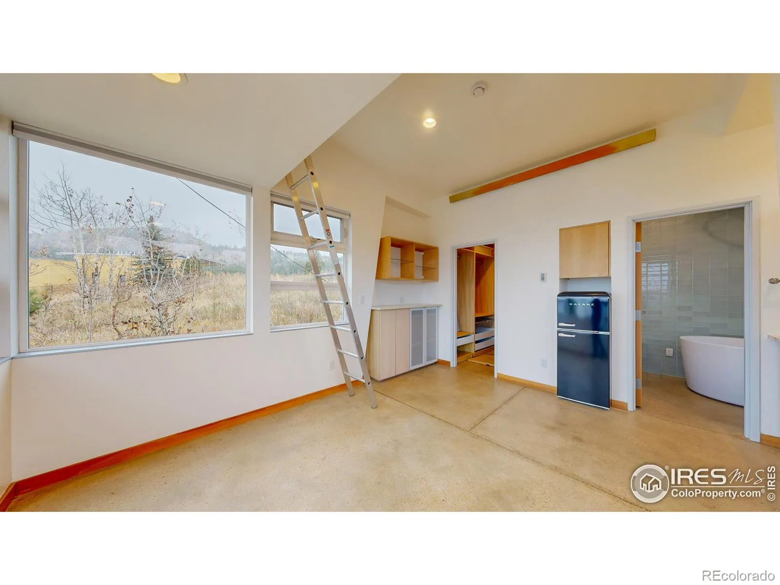 Boulder, Colorado 80302, United States, 4 Bedrooms Bedrooms, ,3 BathroomsBathrooms,Residential,Active,127416