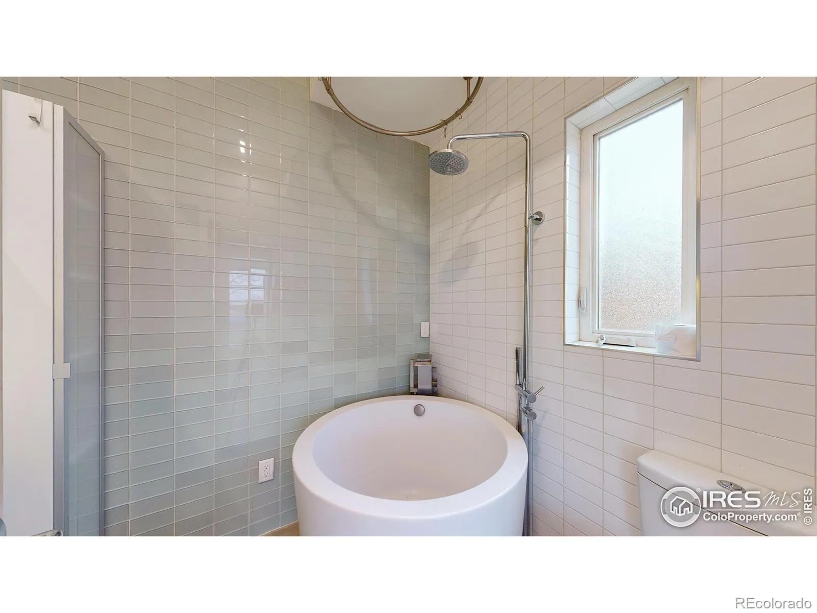 Boulder, Colorado 80302, United States, 4 Bedrooms Bedrooms, ,3 BathroomsBathrooms,Residential,Active,127416