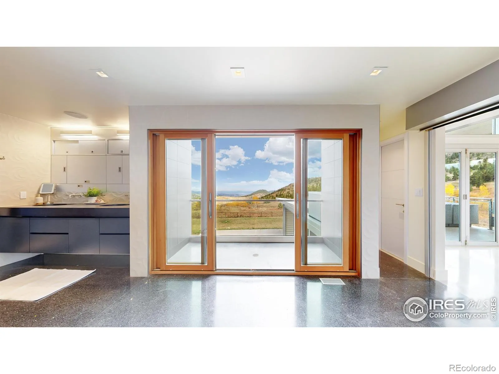 Boulder, Colorado 80302, United States, 4 Bedrooms Bedrooms, ,3 BathroomsBathrooms,Residential,Active,127416