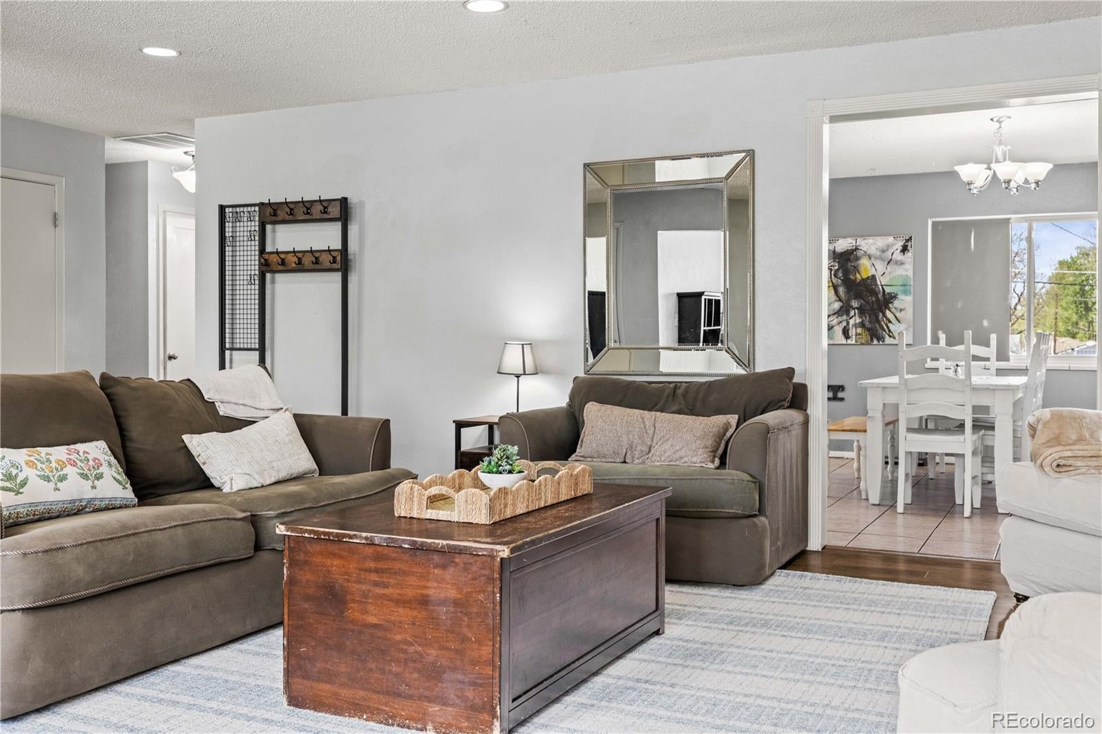 2951 S Downing Street, Englewood, CO 80113 — MLS #1636598 — photo 5 of 47
