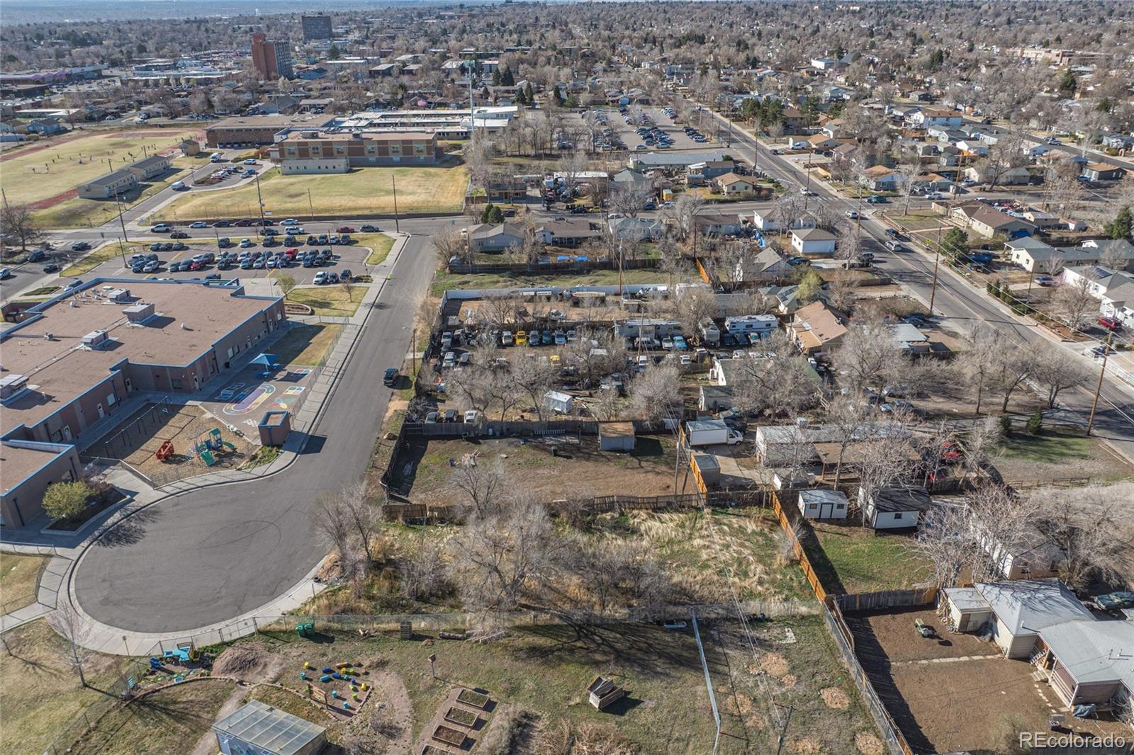 1021 S Hooker Street