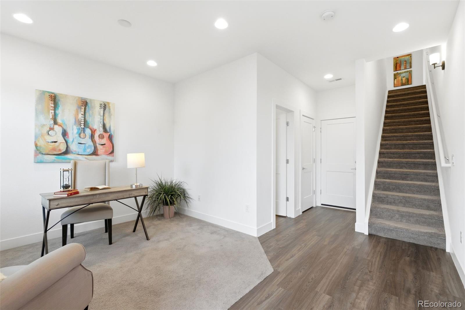 1081 Mariposa Street