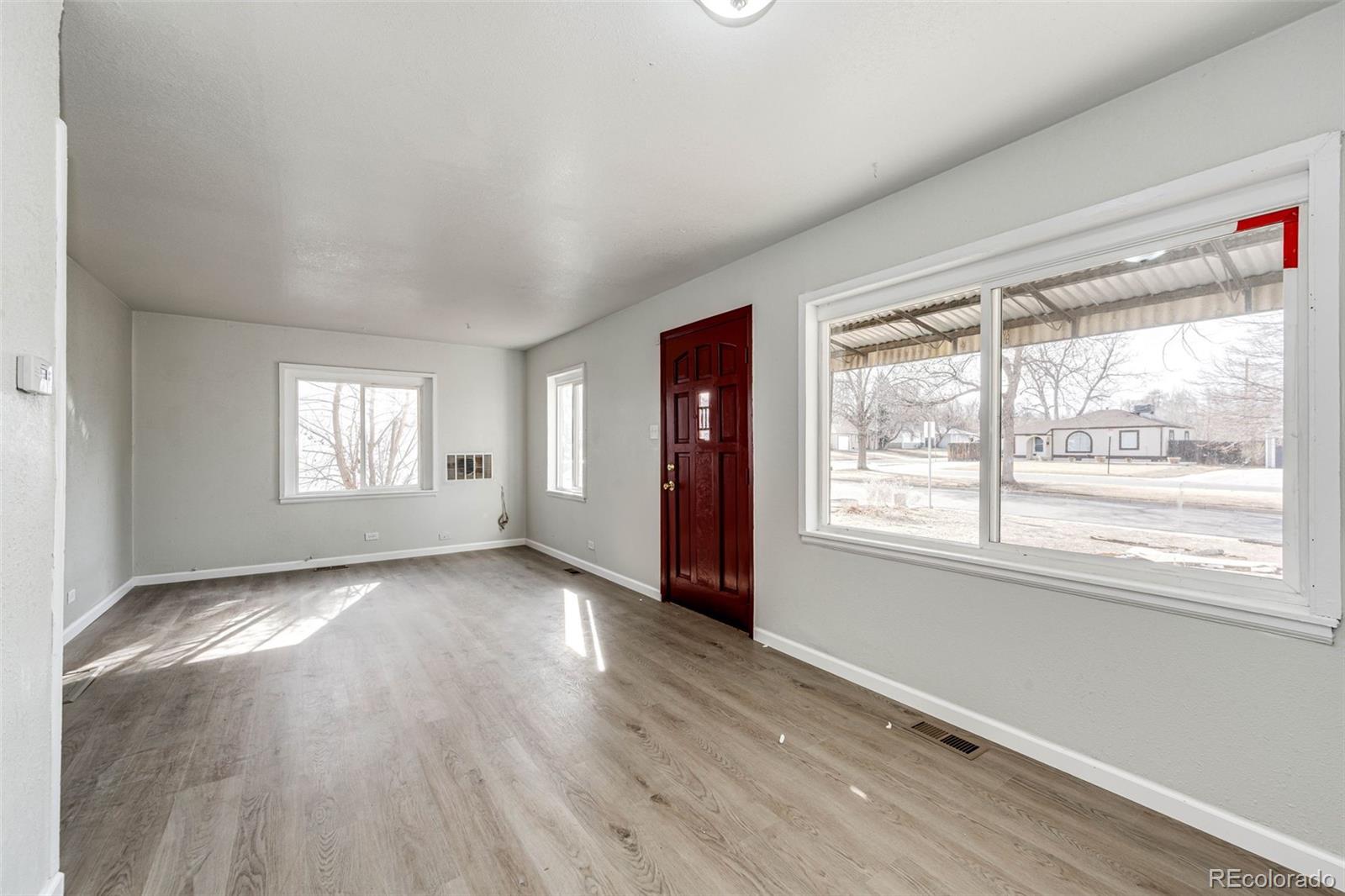 2050 S Irving Street