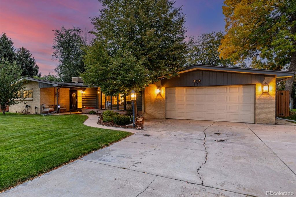 Photo of 630 Estes Street, Lakewood, CO 80215 (MLS # 4489986)