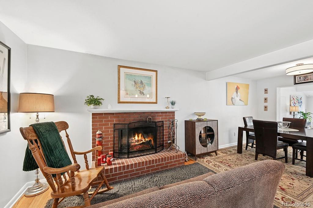 5402 E Warren Avenue