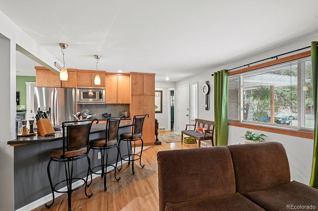 5402 E Warren Avenue