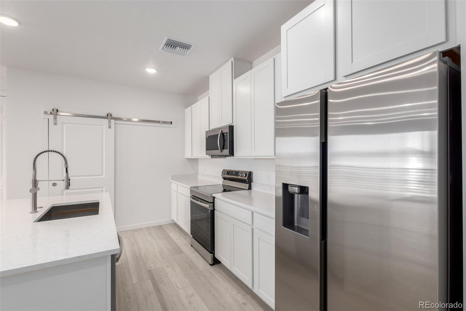 6153 N Ceylon Street 303