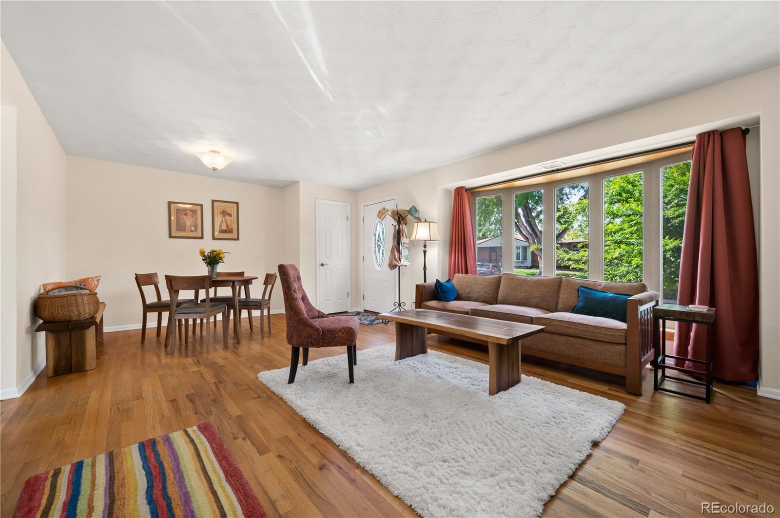 3121 E Weaver Avenue