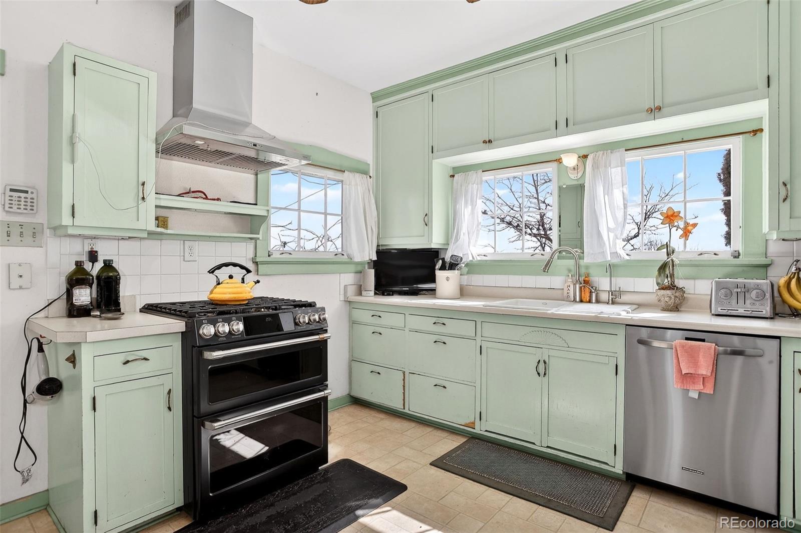 2954 S Bryant Street