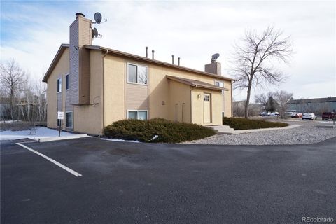 Quadruplex in Colorado Springs CO 6690 Pahokee Court 20.jpg
