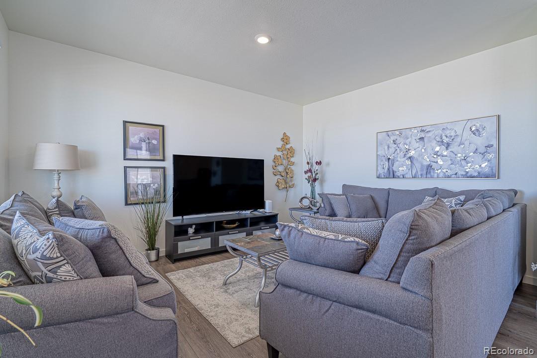 28264 E 8th Place