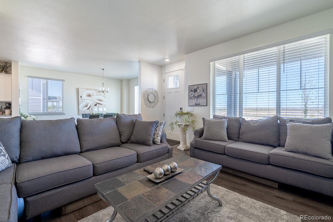 28264 E 8th Place