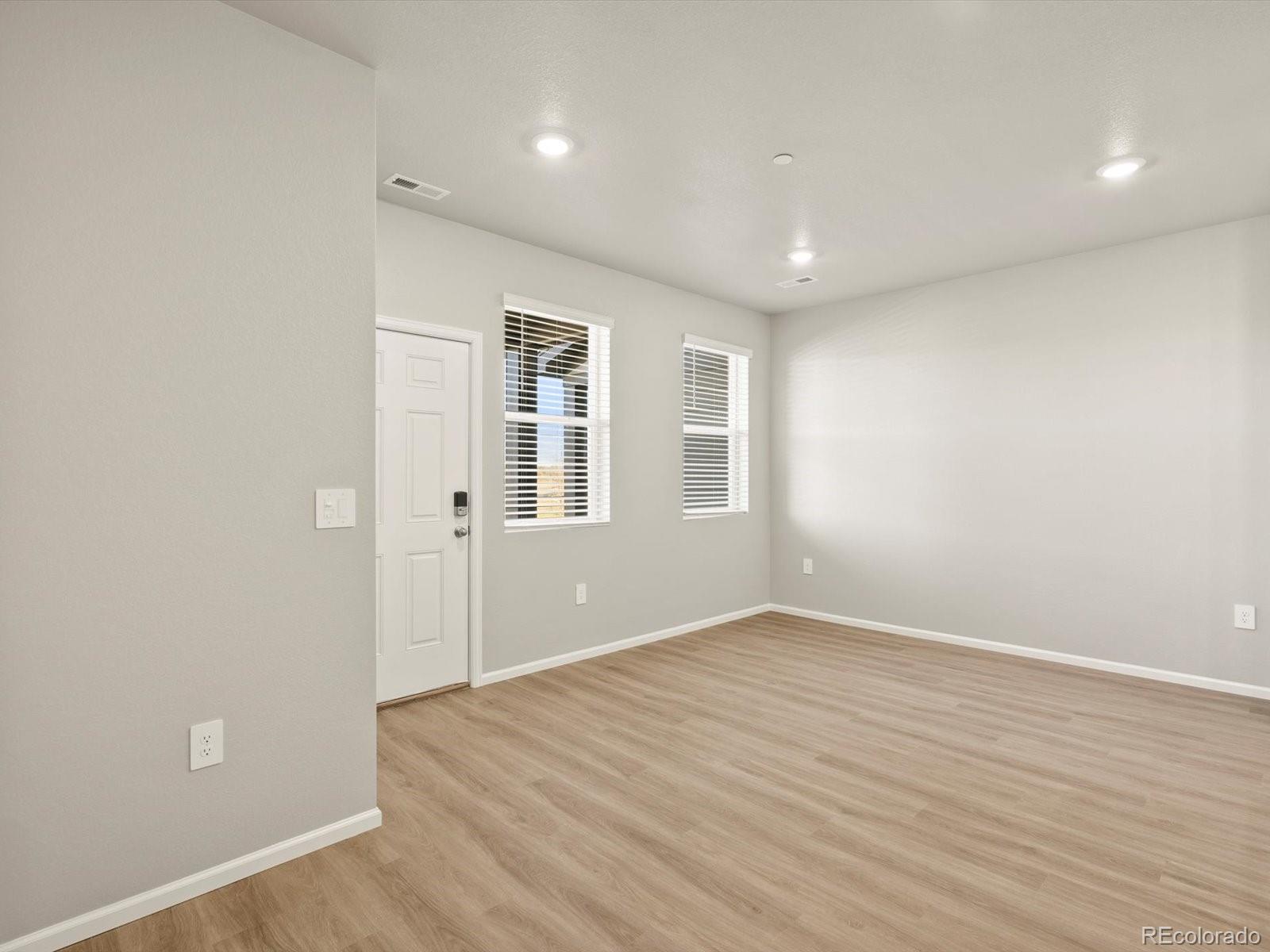 1594 Riverplace Drive 3