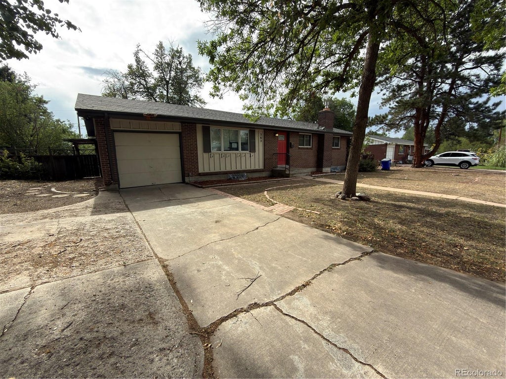 Photo of 562 W Easter Avenue, Littleton, CO 80120 (MLS # 4831868)