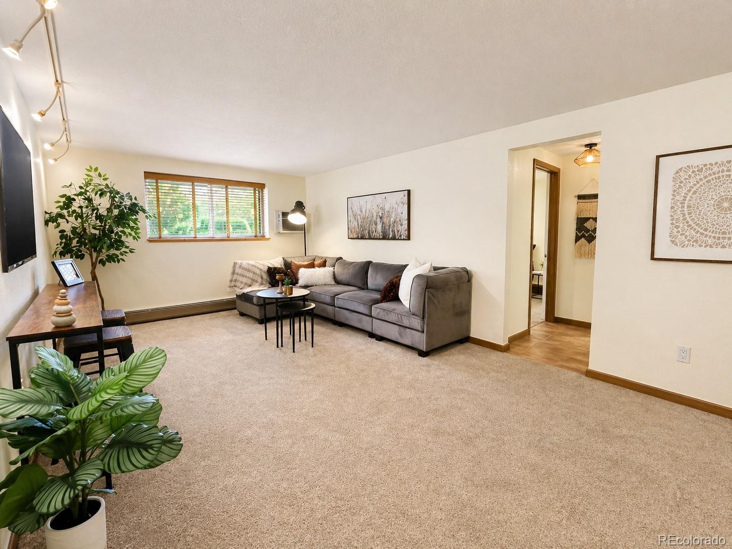 1045 N Clarkson Street 102