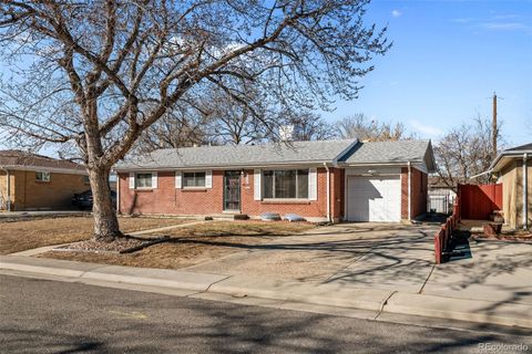 Photo of 3219 Uvalda Street, Aurora, CO 80011 (MLS # 6096110)