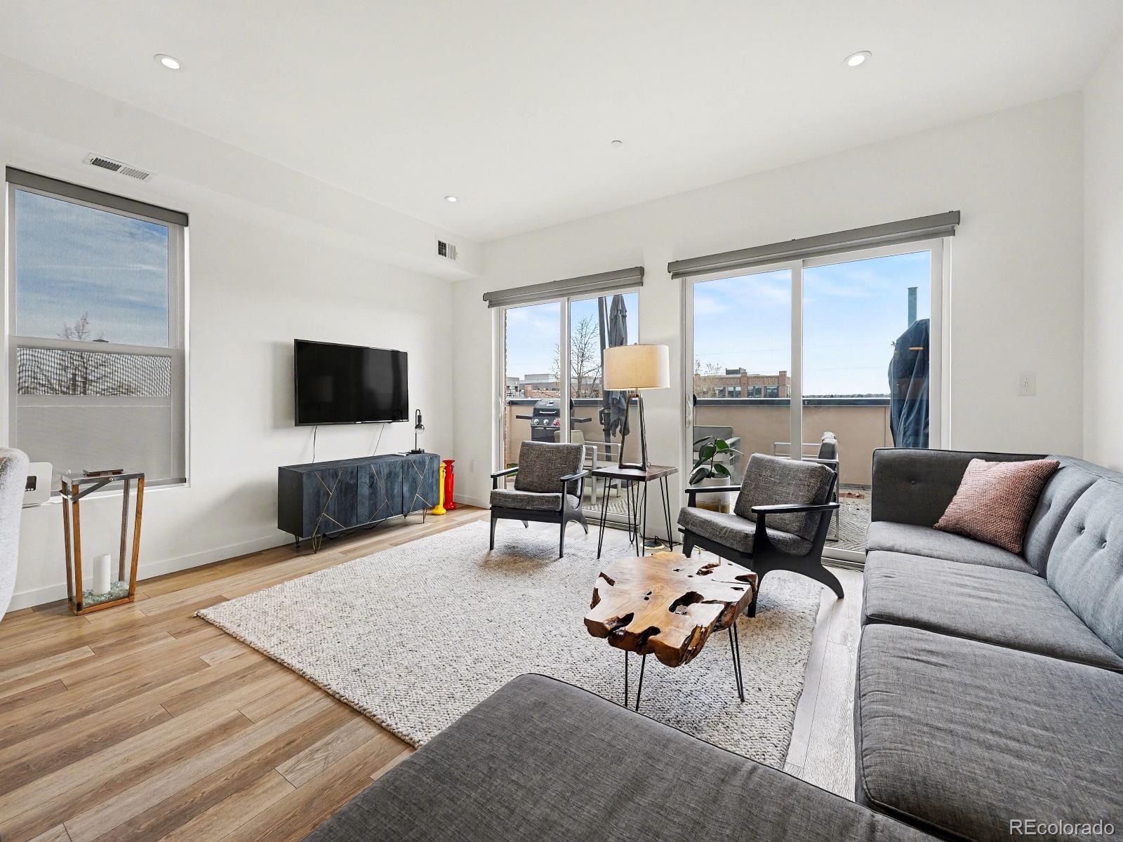 7357 Grandview Avenue 200