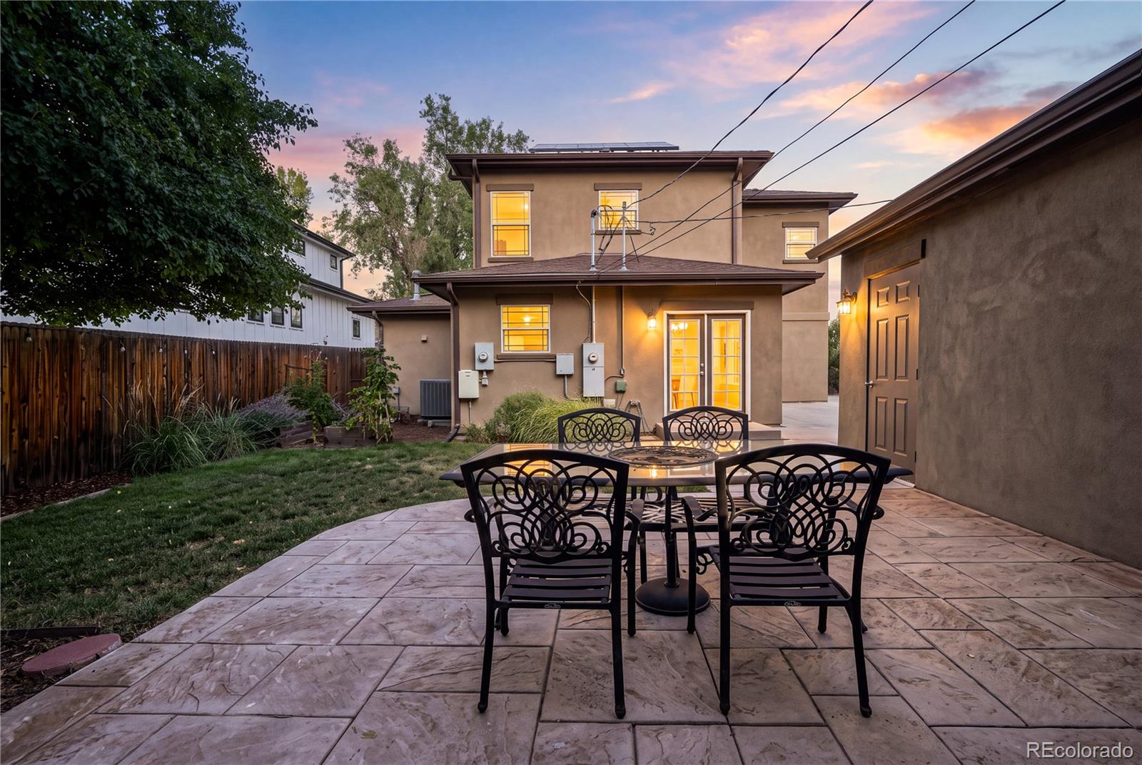 965 Krameria Street