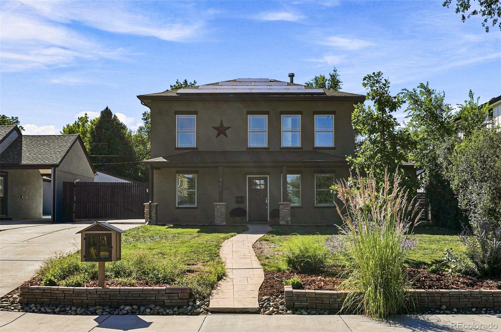965 Krameria Street