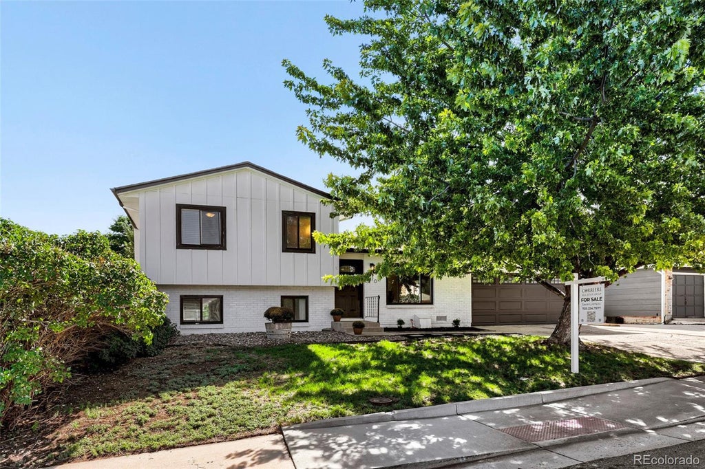 Photo of 4702 S Dudley Street, Littleton, CO 80123 (MLS # 4956431)
