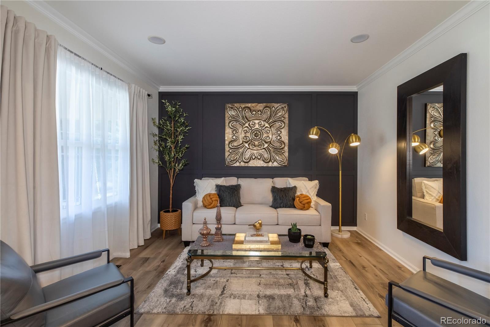 2463 Bellavista Street