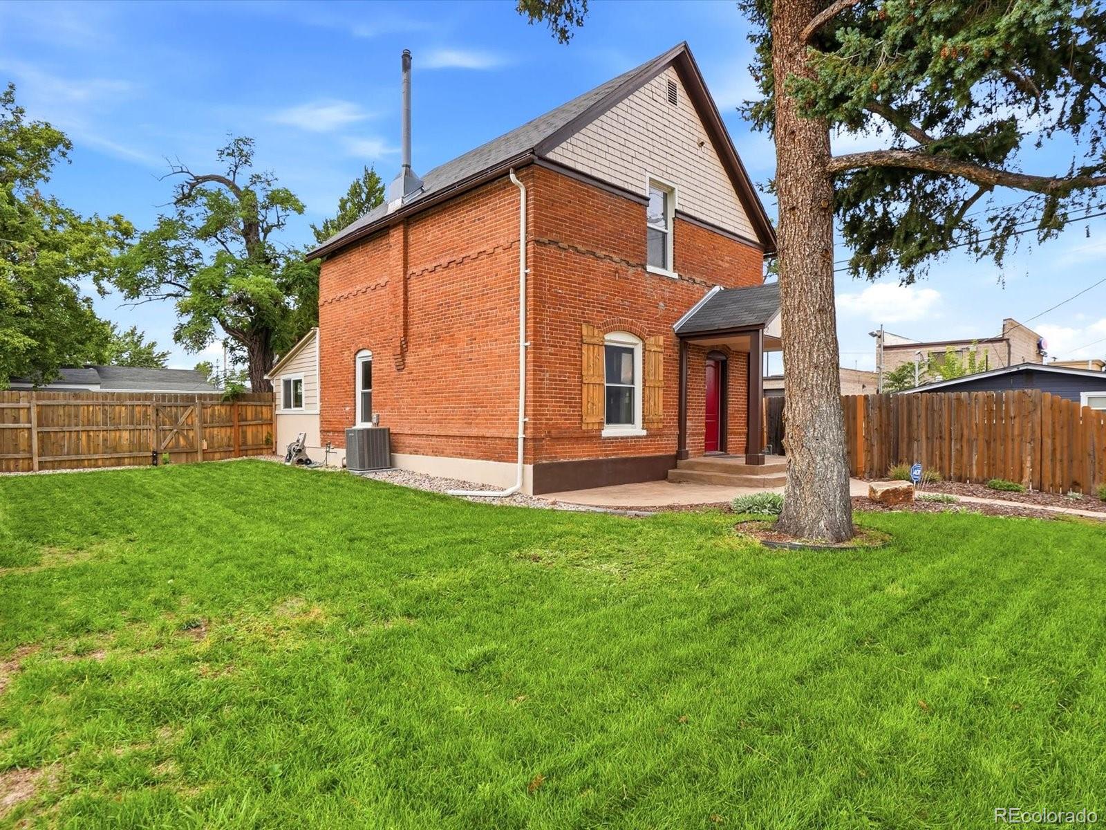 12 E Quincy Avenue