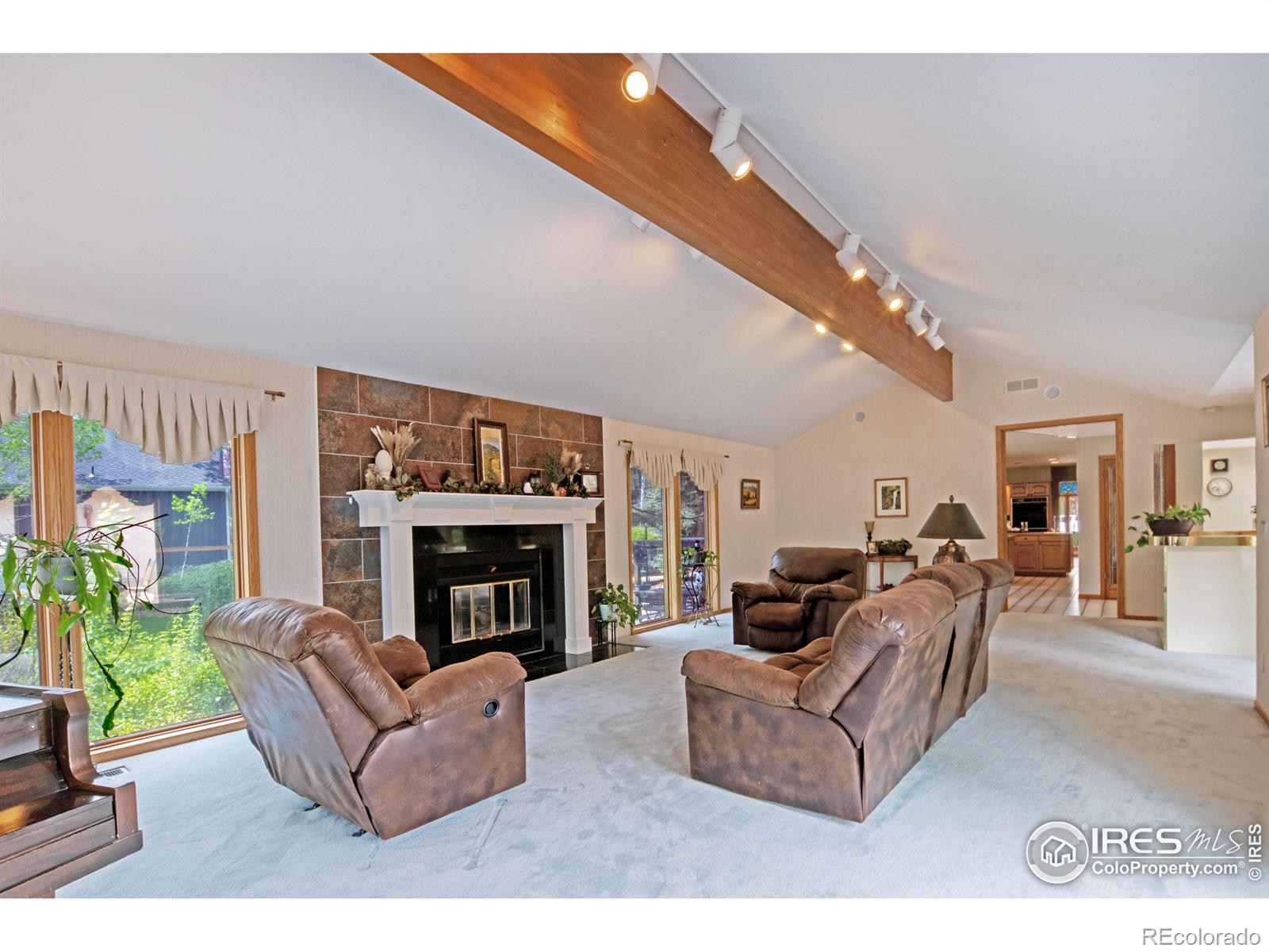 3708 Manzanita Drive