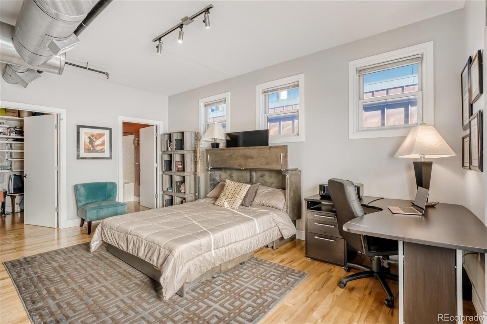 2441 N Broadway 304