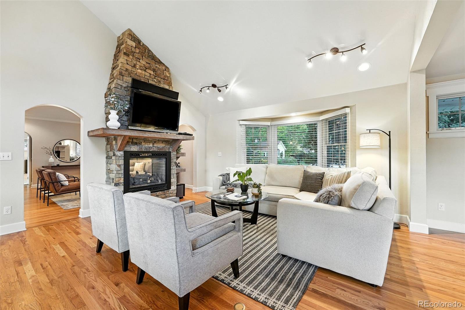 1101 Pikeview Street