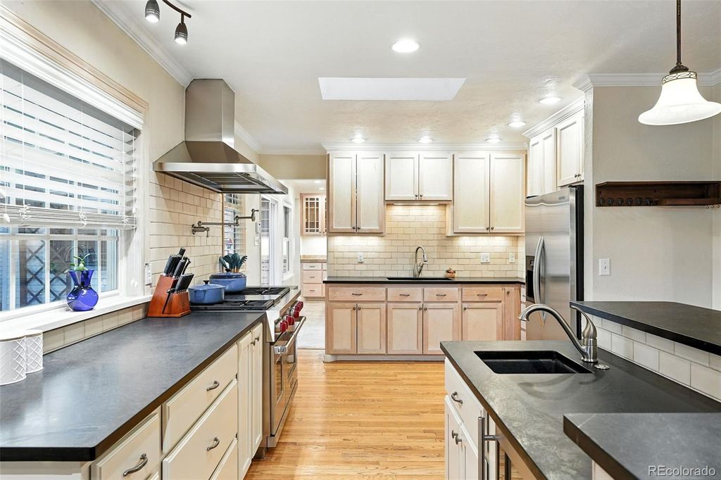Photo of 1101 Pikeview Street, Lakewood, CO 80215 (MLS # 2153117)